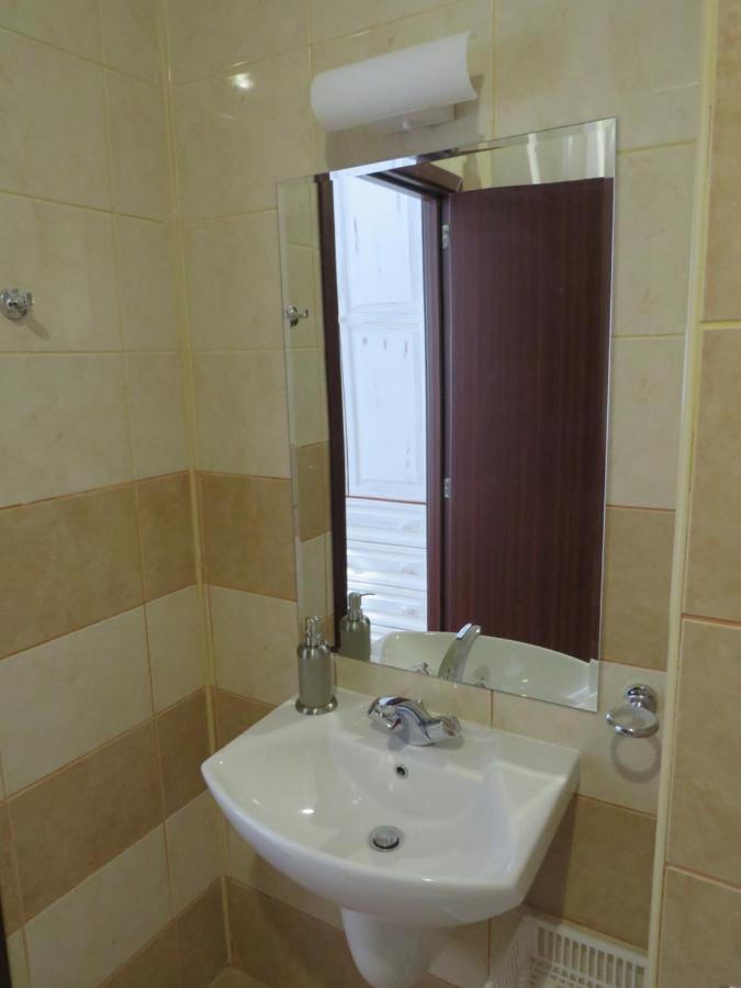 בורובץ Flora Violet Studio Apartment Nr 10 מראה חיצוני תמונה